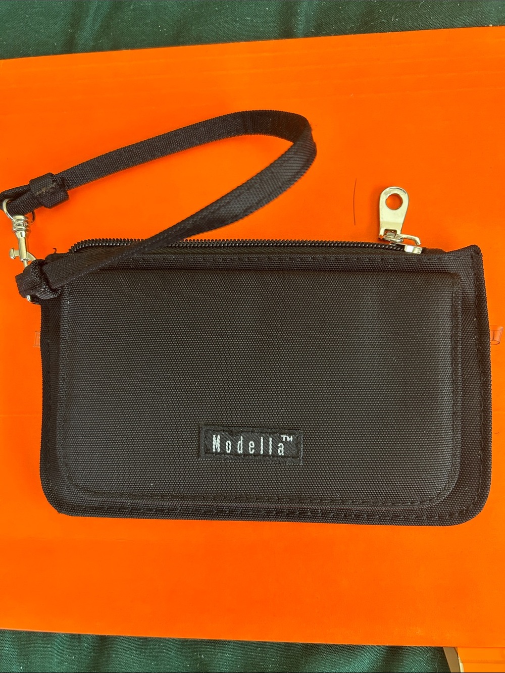 NWOT  MODELLA  WRISTLET